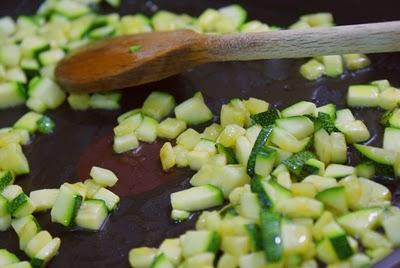 Palets de viande et croustillants de légumes avec sa sauce pistou