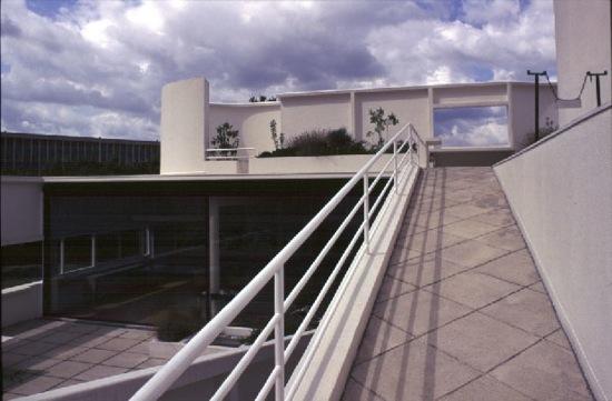 Villa Savoye - Le Corbusier - Coursive et toit