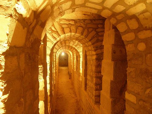 Les tunnels des catacombes de Paris