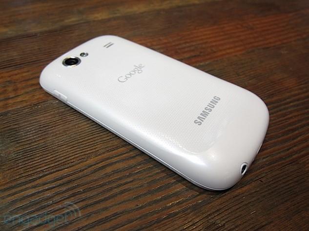 Photos du Samsung Nexus S blanc