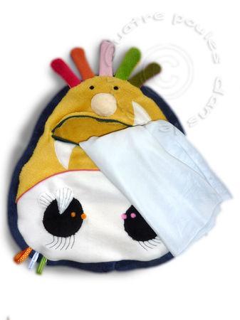 RANGE-PYJAMA MONSTRE AUX PETITES BZZ BZZ Range_pyjama_monstre_aux_m4