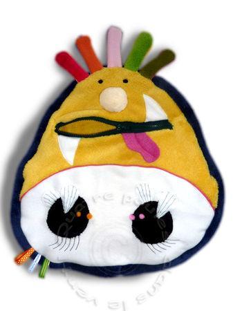 RANGE-PYJAMA MONSTRE AUX PETITES BZZ BZZ Range_pyjama_monstre_aux_m2