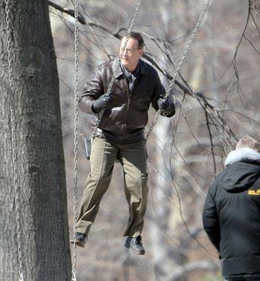 Tom_Hanks_Tom_Hanks_Swinging_Set_Extremely_3ub1e1H6k-il.jpg