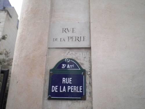 PLAQUE RUE DE LA PERLE 75003 20110212.JPG