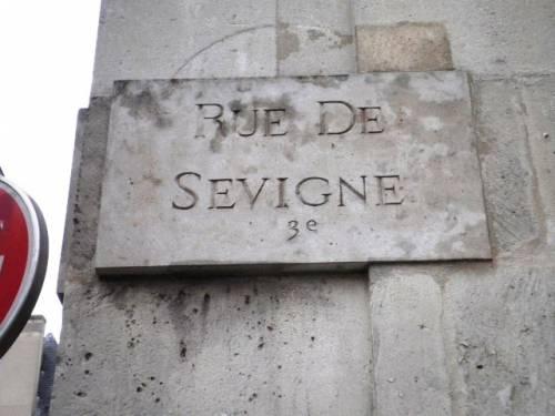 PLAQUE RUE DE SEVIGNE 75OO3 20110212.JPG