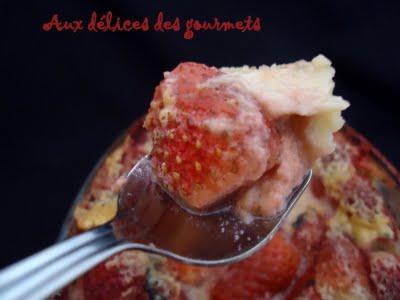 CLAFOUTIS DE FRAISES A LA MENTHE