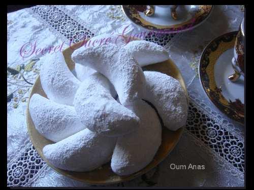 Gateaux Demi Lune Yaourt Et Noix De Coco A Voir Gateaux Demi Lune Yaourt Et Noix De Coco A Voir
