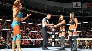 Le titre de championne des divas de la WWE aux mains des soeurs Bella