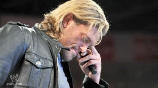 Après le départ d'Adam Copeland de la WWE, The Champ demande au public de Raw de lui rendre hommage