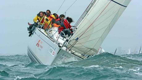 La course Croisière Edhec s’engage pour les grandes causes http://static.mcetv.fr/img/2011/04/voile002.jpg