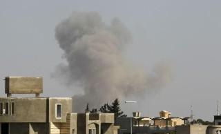 Libye: Pluie de roquettes pro-Kadhafi sur Misrata, frappes de l'Otan à Tripoli