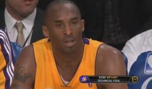 NBA : Kobe Bryant insulte un arbitre