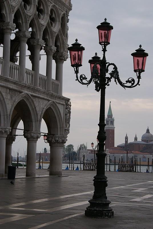 Bonne fin de semaine à tous ; San Marco au petit matin