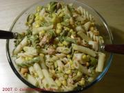 La salade de pâtes au maïs, thon, olives et coeurs de palmier