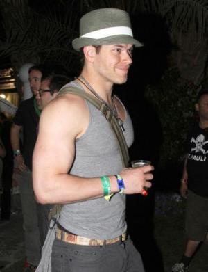 Kellan et Ashley s'éclatent au festival musical de Coachella