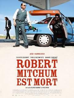 Robert Mitchum est mort - De Olivier Babinet & Fred Kihn Robert Mitchum est mort - De Olivier Babinet & Fred Kihn