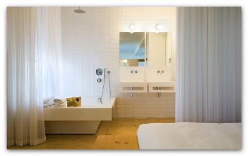 Europe-du-sud-Espagne-Hotels-Insolites-Aire-de-Bardenas-bath-room-hoosta-magazine-paris