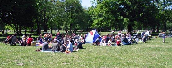 1er mai: Grand Pique-nique français au jardin anglais