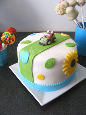 Gâteau d'anniversaire pour les 3 ans du fiston ;) (fraises, citron, amandes)