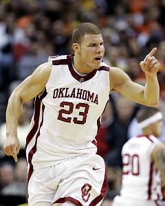 Les 214 dunks de la saison de rookie de Blake Griffin en une vidéo