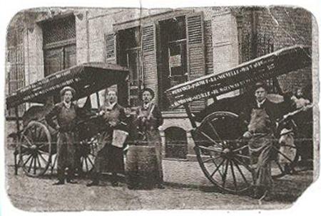 Les marchands de moutarde de la Cour Bohème , rue Colbert.