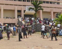 Plus de trois cents mille candidats pour 25000 places 