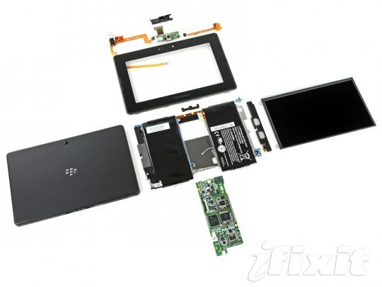 ifixit playbook 540x405 Le RIM Playbook en morceaux