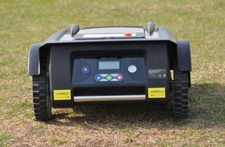 Robot tondeuse E.zigreen, et si votre pelouse se tondait seule…enfin presque!