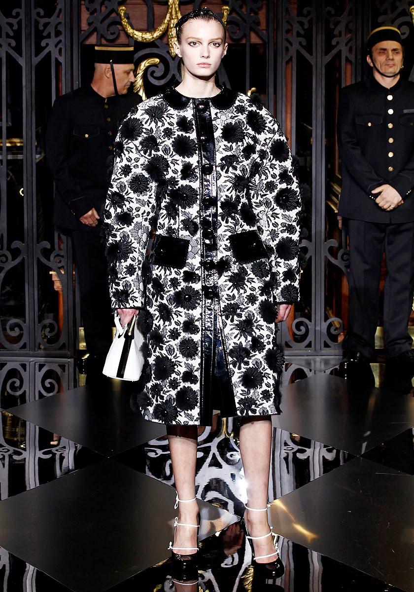 LOUIS VUITTON FALL 2011 - PART III
