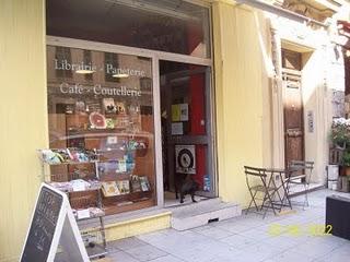 Enquêtes et Bizarreries : un café littéraire à Nice
