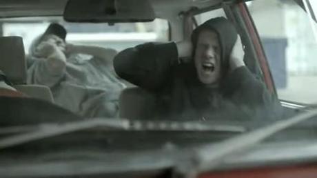 PLAYING THE VILLAIN : LE CLIP DEJANTE !