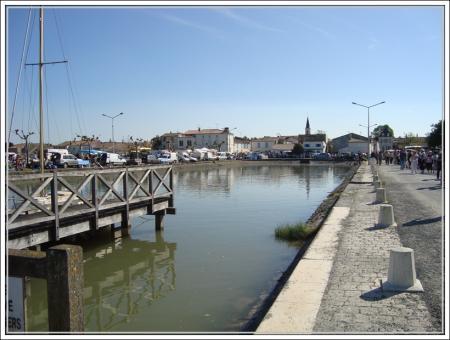 Brocante à L'Eguille-sur-Seudre, 17 avril 2011
