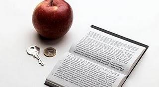 Mais si, maman, je t'assure, je lis mon livre!