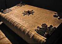 Mais si, maman, je t'assure, je lis mon livre!