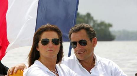 Nicolas Sarkozy envoie un SMS à Cécilia : “Si tu reviens, j’annule tout”