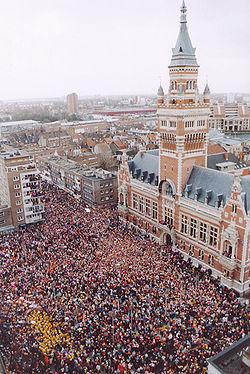 Carnaval de 2004 devant l'hôtel de ville