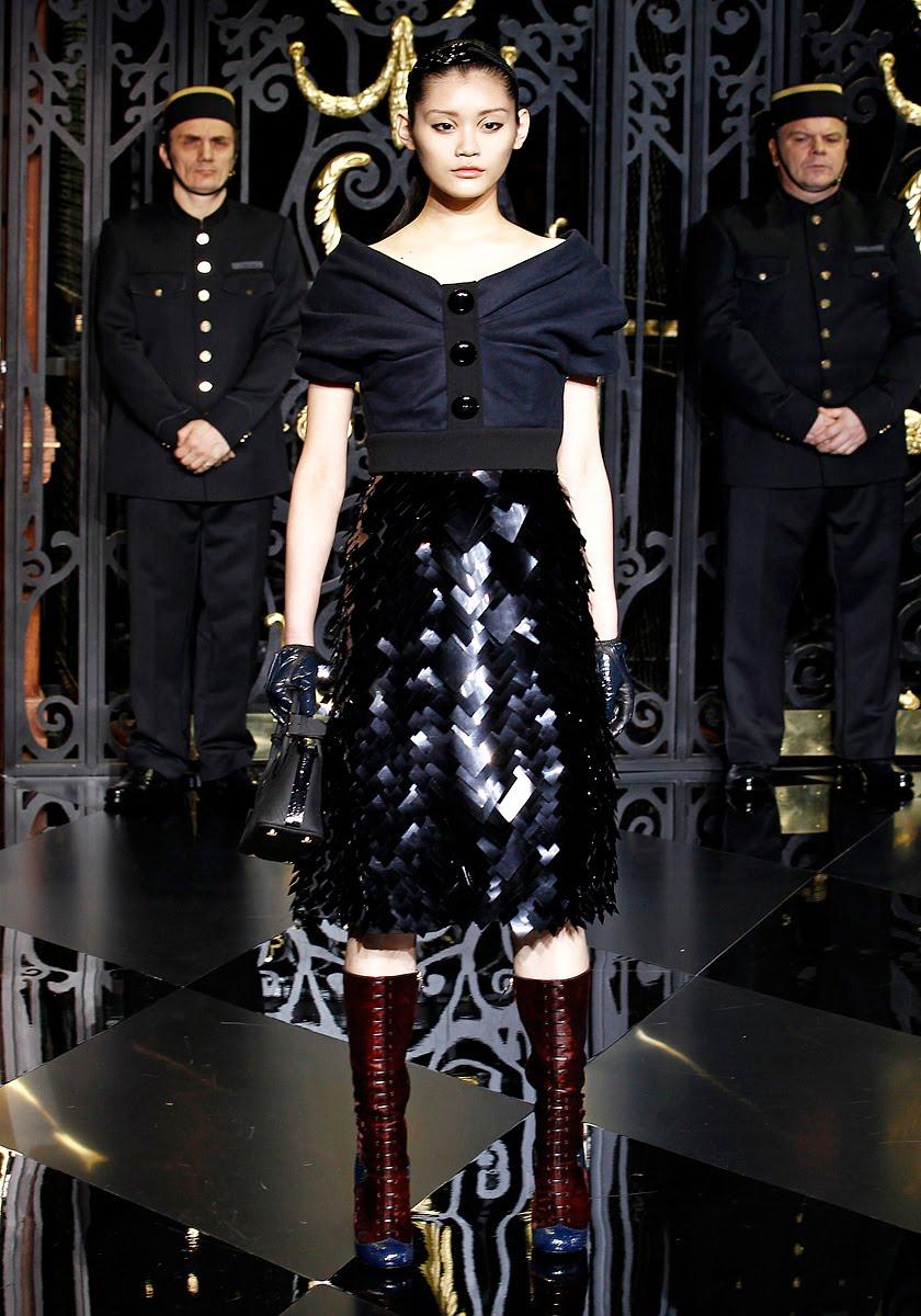 LOUIS VUITTON FALL 2011 - PART II