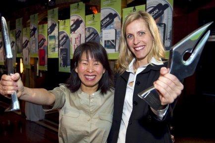Québec - Prix littéraires : Kim Thuy et Marie-Renée Lavoie grandes gagnantes Kim Thuy et Marie-Renée Lavoie ont remporté, ... (Photo: Alain Roberge, La Presse)