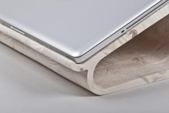 wooden stand 04 540x360 Support en bois pour laptop