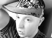 "Vous voulez suivre via&nbsp;Facebook?"&nbsp;Deux choi...