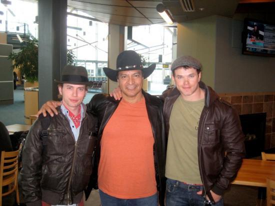 Des acteurs de Twilight vous souhaites de bonnes fêtes de Pâques