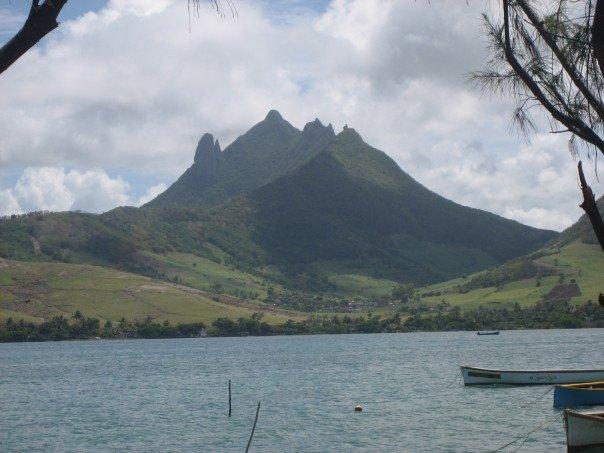 Anjanita MAHADOO : Glimpses of Mauritius.