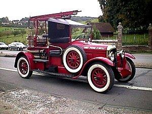 Pompier--vehicule-ancien-.jpg