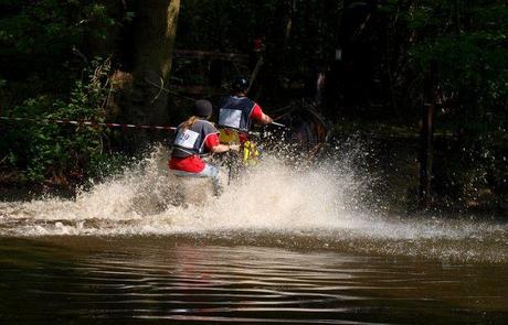 A un saut d'cheval de la maison (photos) : attention, ça mouille ! chev13