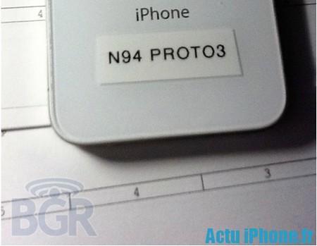 l’iPhone 4S, dans les mains de BGR ,sera disponible chez T-Mobile.