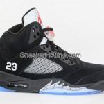 air jordan v retro 2011 black metallic silver 2 150x150 Nouvelles images: Air Jordan V (5) Retro 2011 Black Metallic Silver 