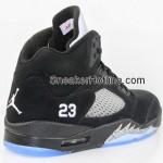 air jordan v retro 2011 black metallic silver 4 150x150 Nouvelles images: Air Jordan V (5) Retro 2011 Black Metallic Silver 