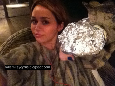 Nouvelle photo du twitter de Miley en date de hier.
