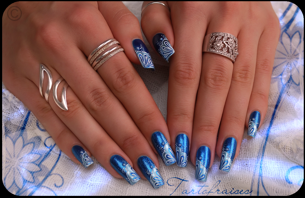 http://tartofraises.nailblogs.net/nailart/napperon/napperon_3.png