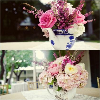 Quelques fleurs dans mon service à thé…